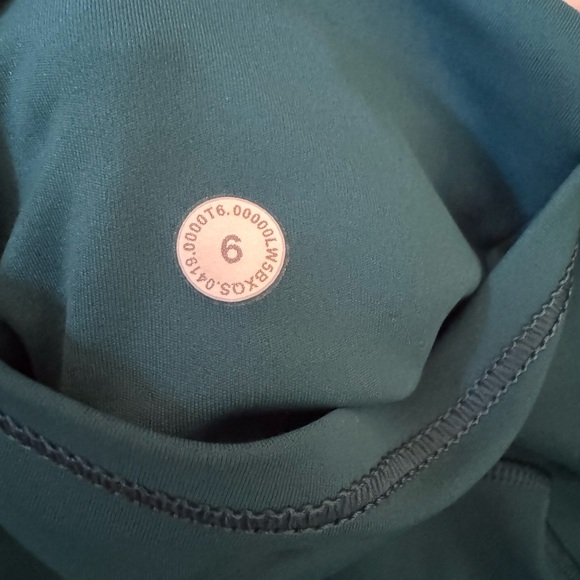 Fast and Free 25” Lululemon size 6 unknown color - Picture 4 of 4